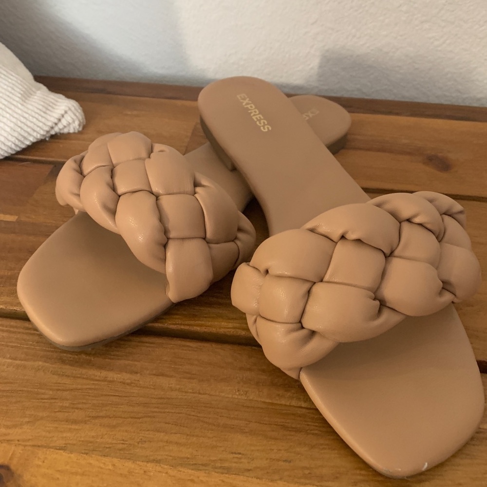Taupe braided sandal